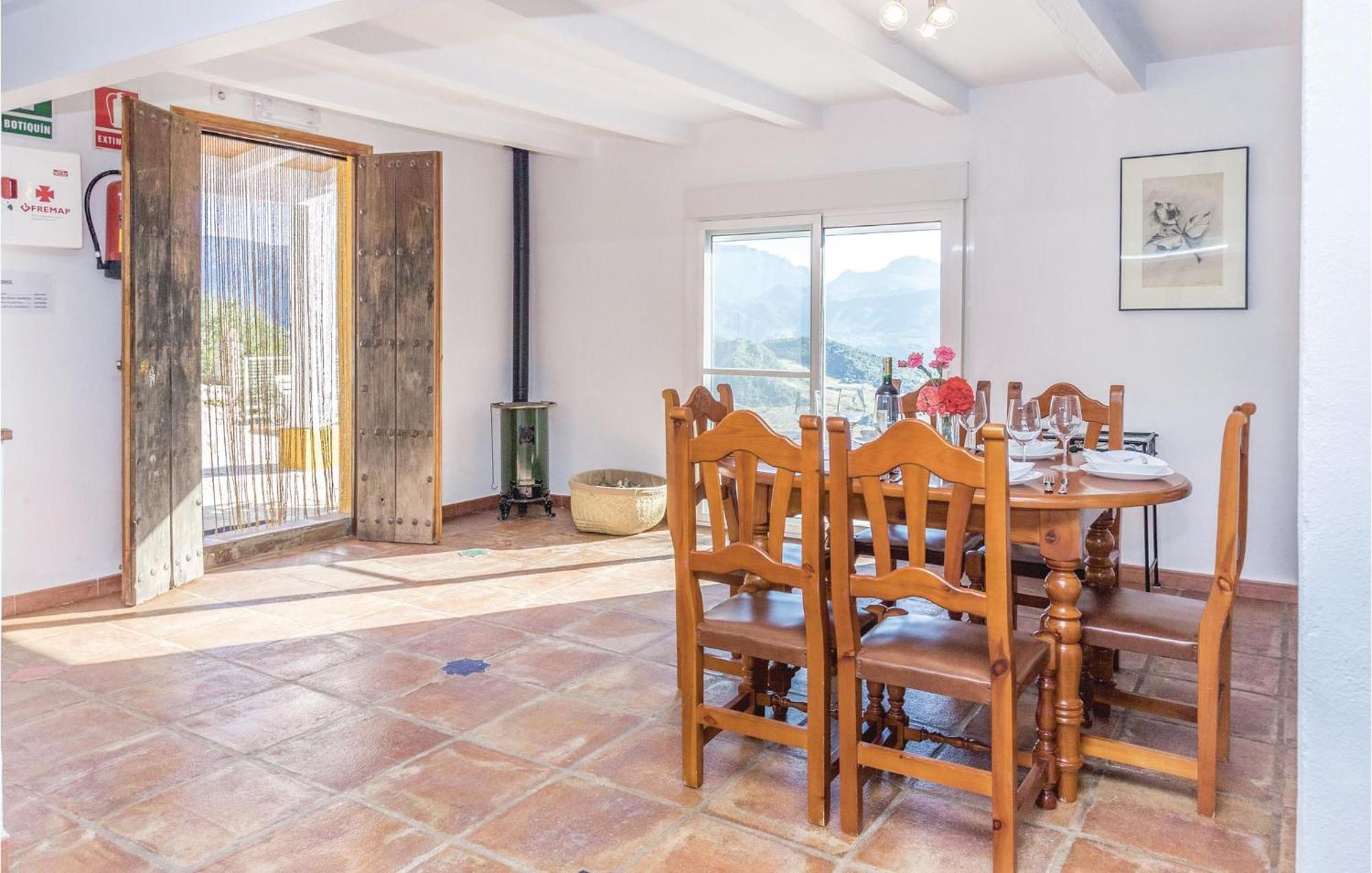 אל גסטור Awesome Home In Cadiz With Swimming Pool מראה חיצוני תמונה
